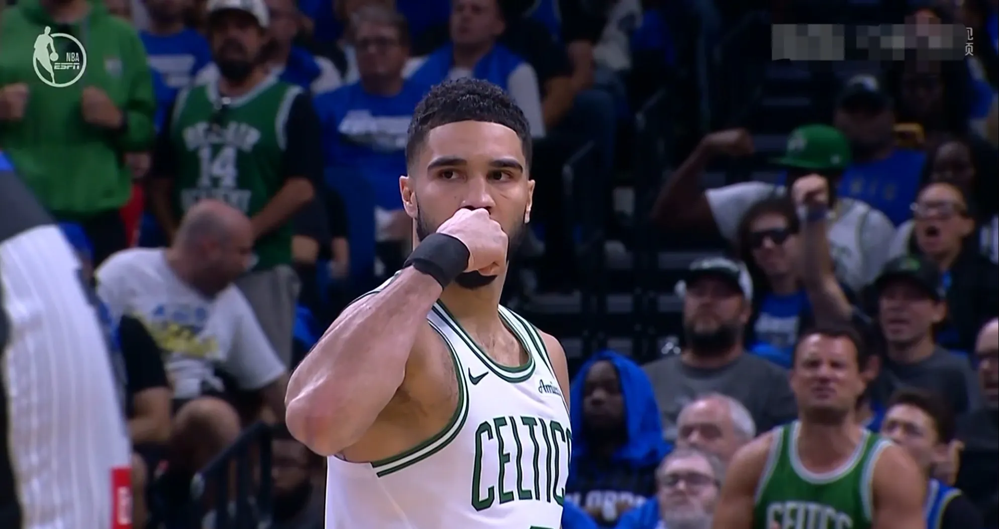 雷速-重要助攻首场状态出色，DWG观众沸腾！，塔图姆重返赛场赛场气氛高涨(ig和dwg交手记录)