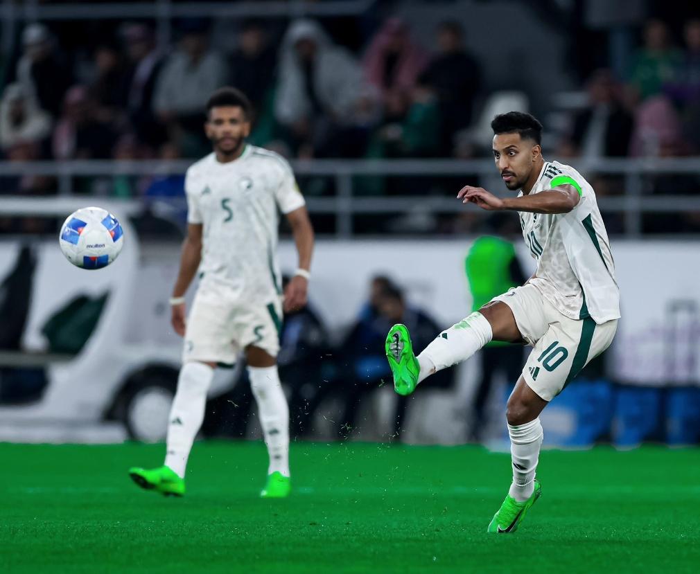 雷速体育- 亚冠香港球迷骂 