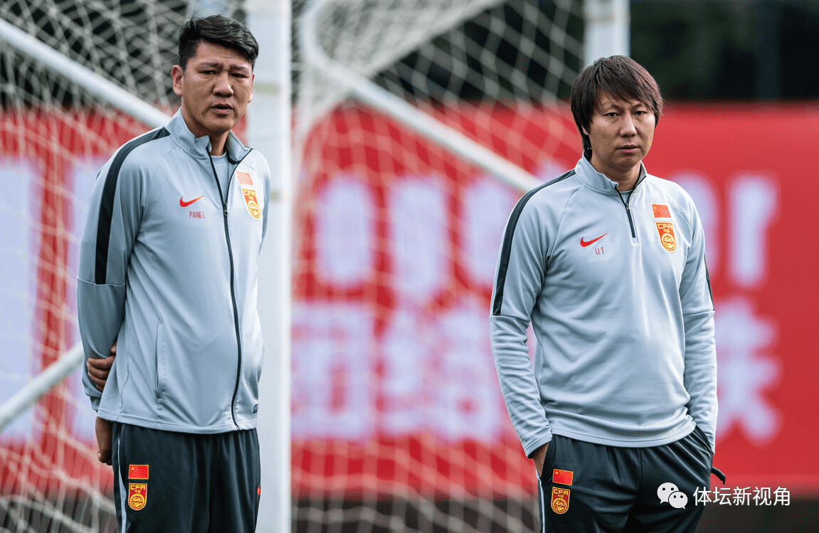 雷速体育-包含中超赛程吃紧；休斯敦火箭集结日官宣签约；压力陡增；更衣室氛围转暖的词条